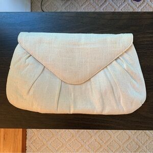 White clutch bag with zipper